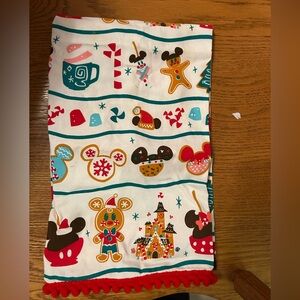 Disney Christmas tea towel NWOT Mickey Mouse